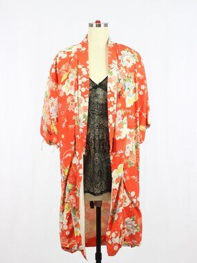 Vintage Made in Japan Red Oriental Japanese Floral Print Kimono, One Size